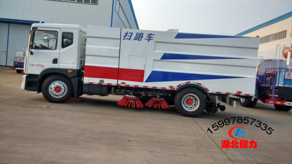 東風(fēng)多利卡D9掃路車（9方清掃車）