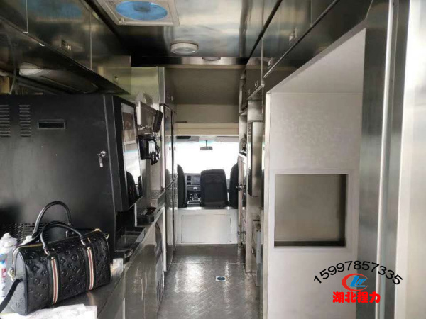 現(xiàn)代流動餐車