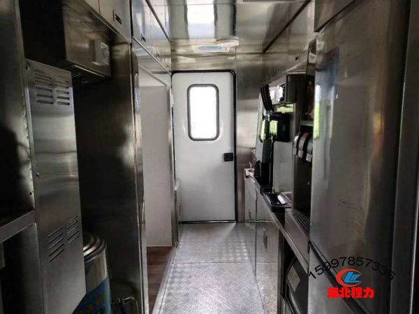 現(xiàn)代流動餐車