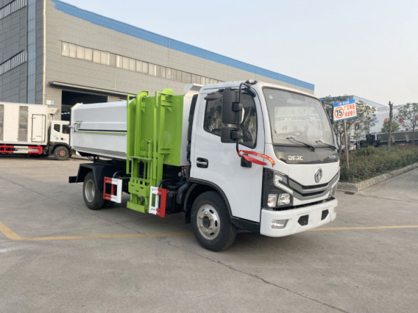 東風(fēng)小多利卡掛桶式垃圾車5方