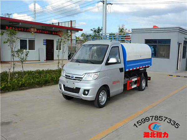 國(guó)六開(kāi)瑞密封式垃圾車(chē)3方